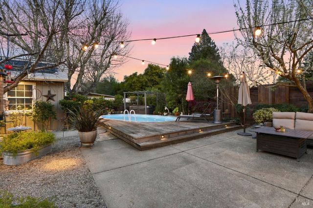 6 Gothic Dr, Novato, CA 94947