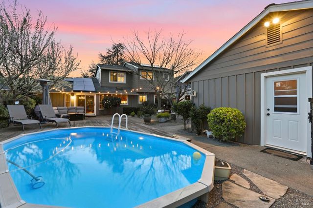 6 Gothic Dr, Novato, CA 94947