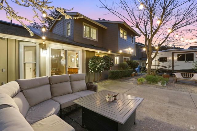 6 Gothic Dr, Novato, CA 94947