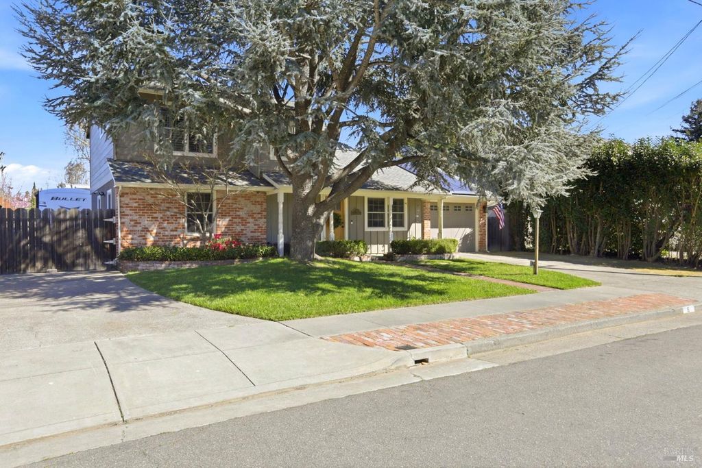 6 Gothic Dr, Novato, CA 94947