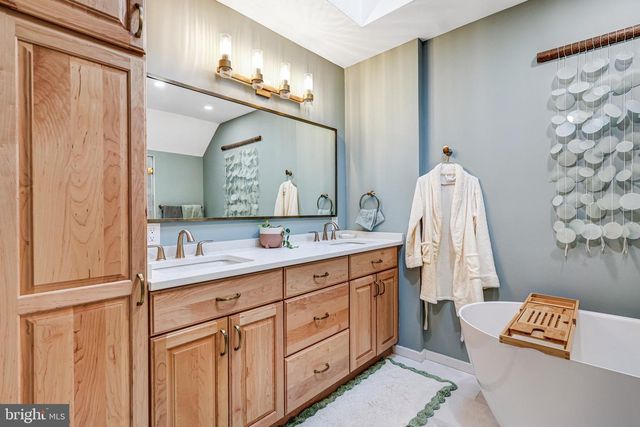 1504 WAKE FOREST DR, Alexandria, VA 22307