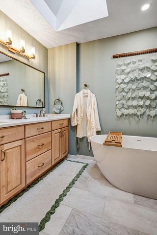 1504 WAKE FOREST DR, Alexandria, VA 22307