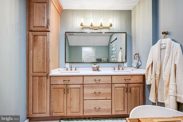 1504 WAKE FOREST DR, Alexandria, VA 22307