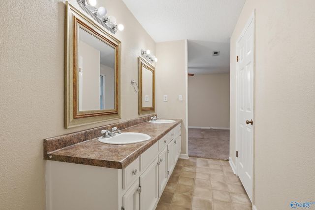 13014 Coys Drive SE, Huntsville, AL 35803