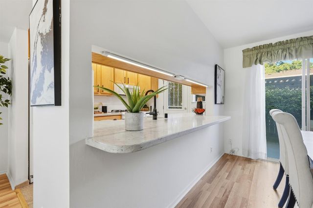 4010 Knoll Top Ct, Carmichael, CA 95608
