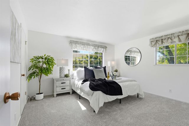 4010 Knoll Top Ct, Carmichael, CA 95608