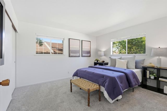 4010 Knoll Top Ct, Carmichael, CA 95608