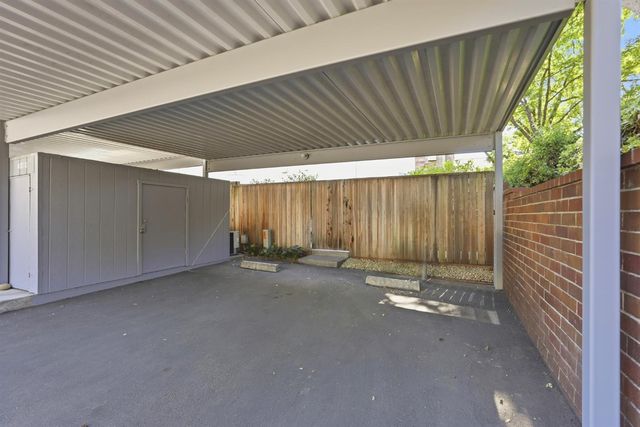 4010 Knoll Top Ct, Carmichael, CA 95608