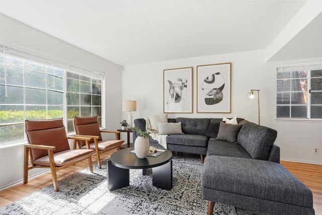4010 Knoll Top Ct, Carmichael, CA 95608