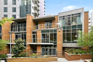 10620 NE 9th Place #TH-6, Bellevue, WA 98004