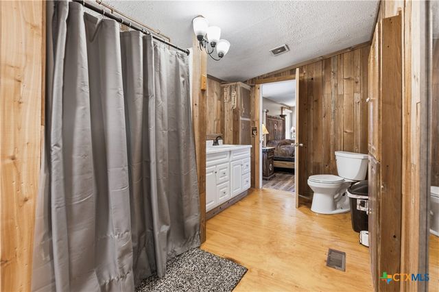 470 Lyon Road, Seguin, TX 78155