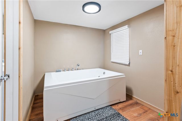 470 Lyon Road, Seguin, TX 78155