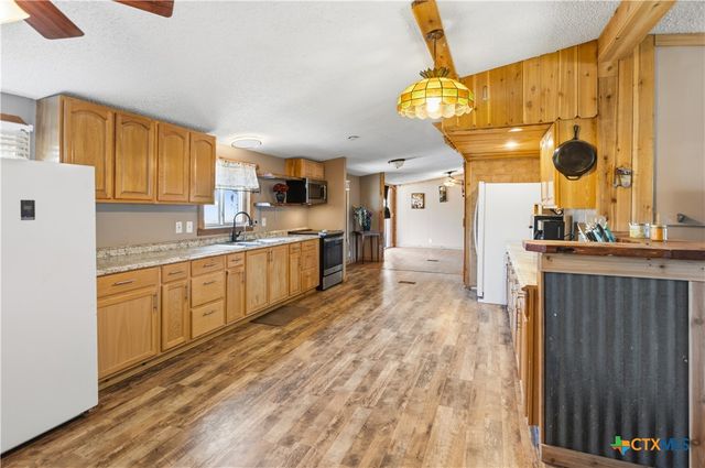 470 Lyon Road, Seguin, TX 78155