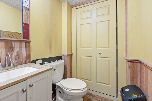 470 Lyon Road, Seguin, TX 78155