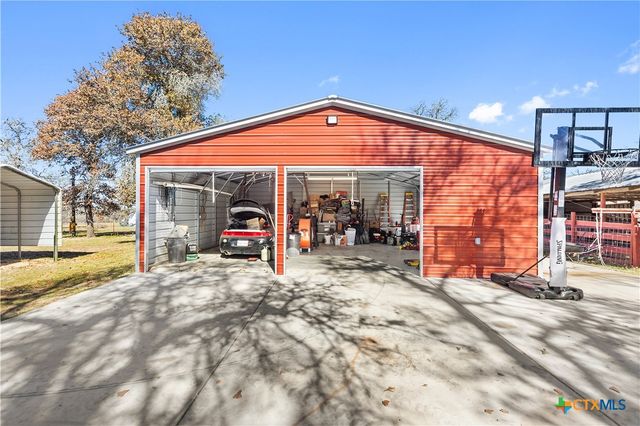470 Lyon Road, Seguin, TX 78155