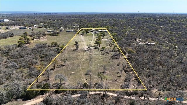 470 Lyon Road, Seguin, TX 78155