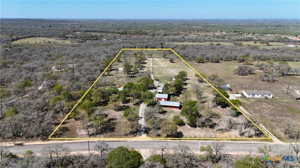 470 Lyon Road, Seguin, TX 78155