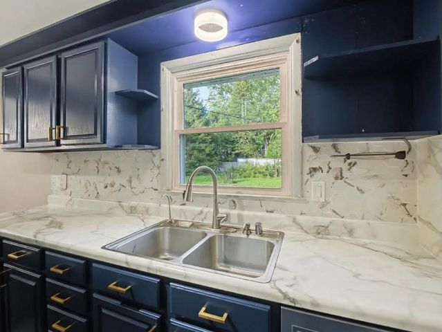 522 S MIDVALE Boulevard, Madison, WI 53711