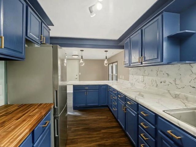 522 S MIDVALE Boulevard, Madison, WI 53711