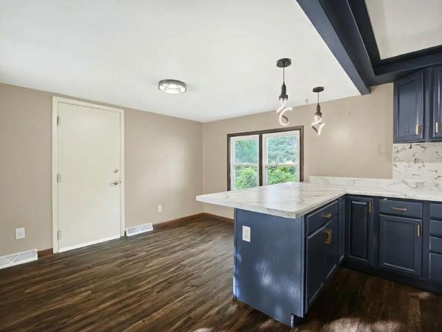 522 S MIDVALE Boulevard, Madison, WI 53711