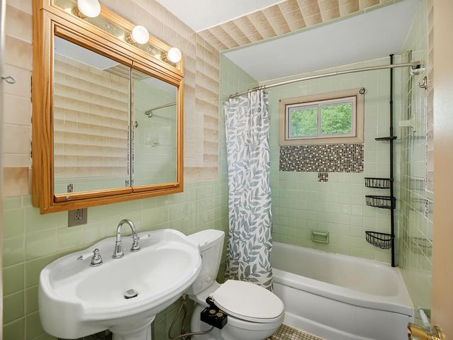 522 S MIDVALE Boulevard, Madison, WI 53711