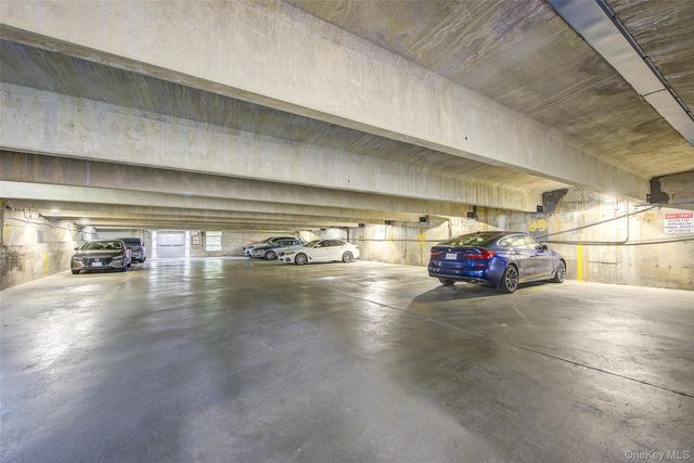 118-17 Union Turnpike 11J, Forest Hills, NY 11375
