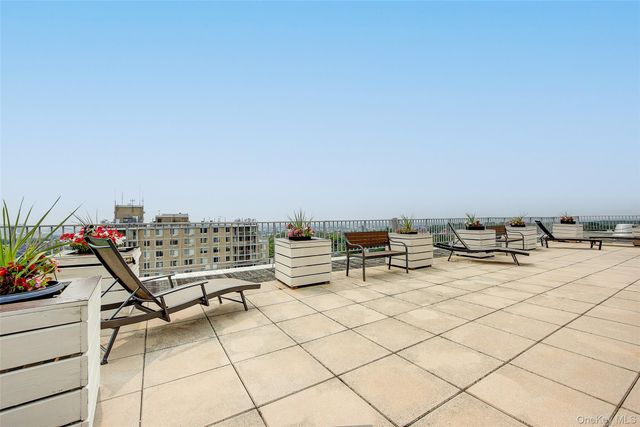 118-17 Union Turnpike 11J, Forest Hills, NY 11375