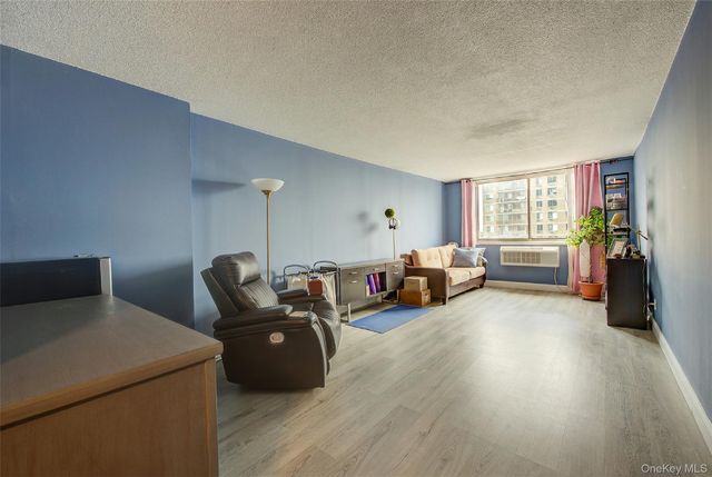 118-17 Union Turnpike 11J, Forest Hills, NY 11375