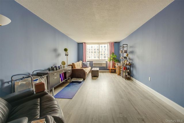118-17 Union Turnpike 11J, Forest Hills, NY 11375