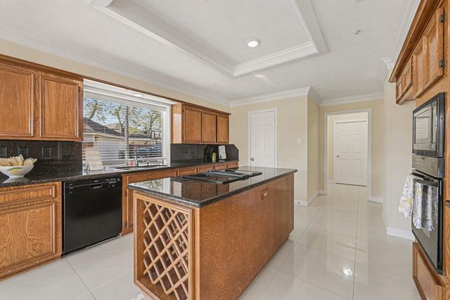 2125 Tipperary Drive, Pearland, TX 77581