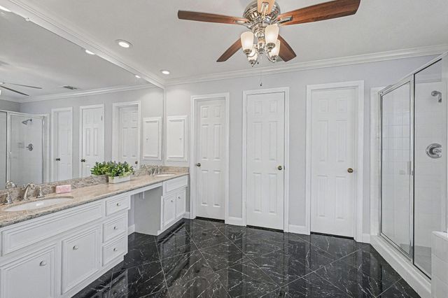 2125 Tipperary Drive, Pearland, TX 77581