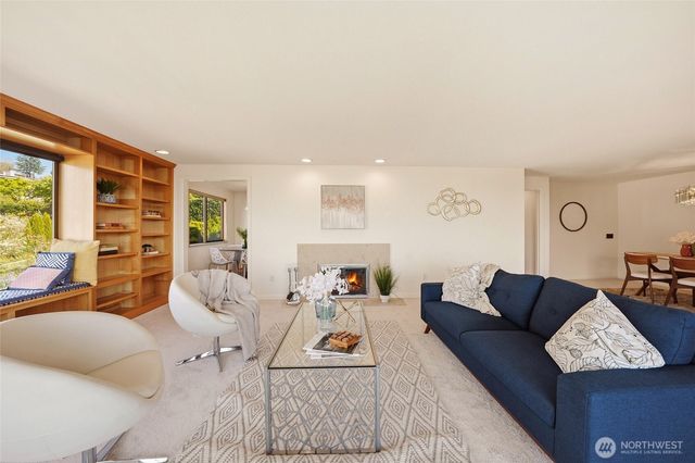 10248 Richwood Avenue NW, Seattle, WA 98177