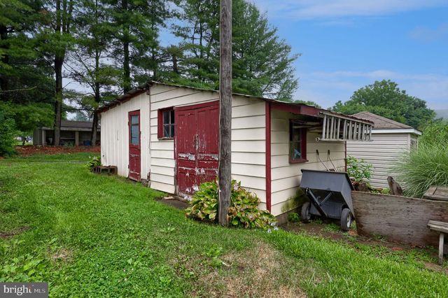 945 MAPLE ST, Lititz, PA 17543
