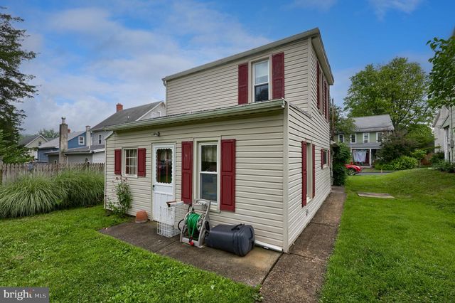 945 MAPLE ST, Lititz, PA 17543