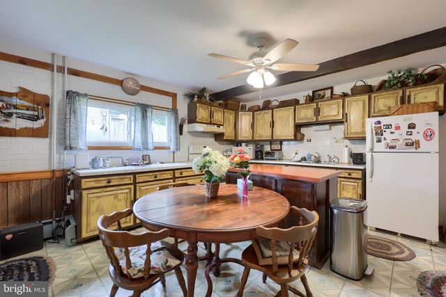 945 MAPLE ST, Lititz, PA 17543