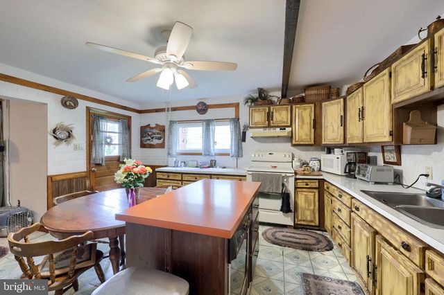 945 MAPLE ST, Lititz, PA 17543