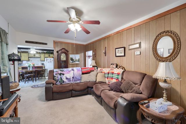 945 MAPLE ST, Lititz, PA 17543