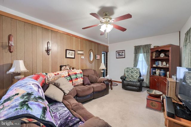 945 MAPLE ST, Lititz, PA 17543