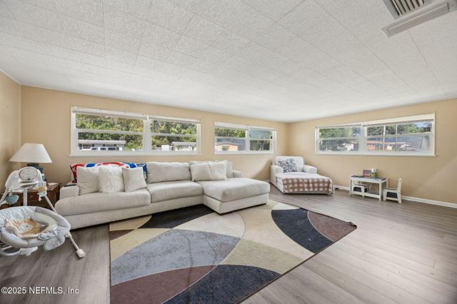 11535 RENNE Drive, Jacksonville, FL 32218