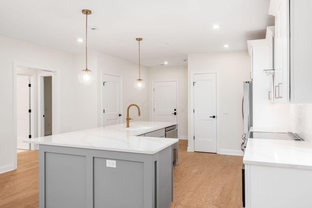 5189 Highpointe Lakes Drive, 8304, Westerville, OH 43081