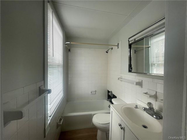 8 Mansion Street 2, Poughkeepsie, NY 12601