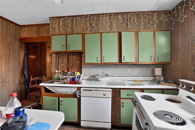 64 Stewart Ave, Greenville Boro, PA 16125