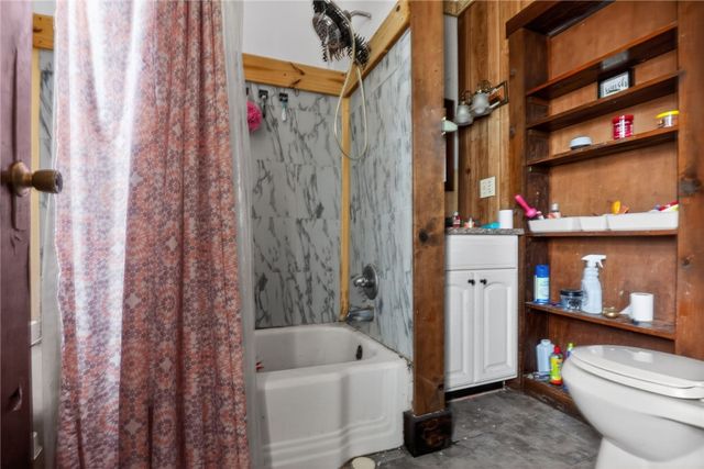 64 Stewart Ave, Greenville Boro, PA 16125