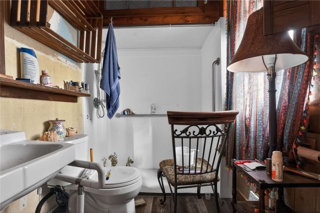 64 Stewart Ave, Greenville Boro, PA 16125