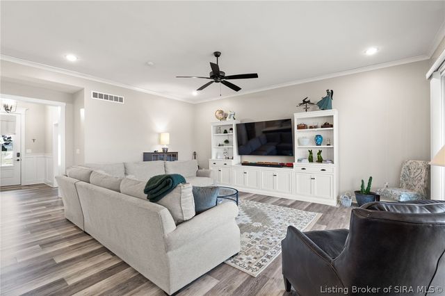 1619 Greenbrier Pointe, Henryville, IN 47126