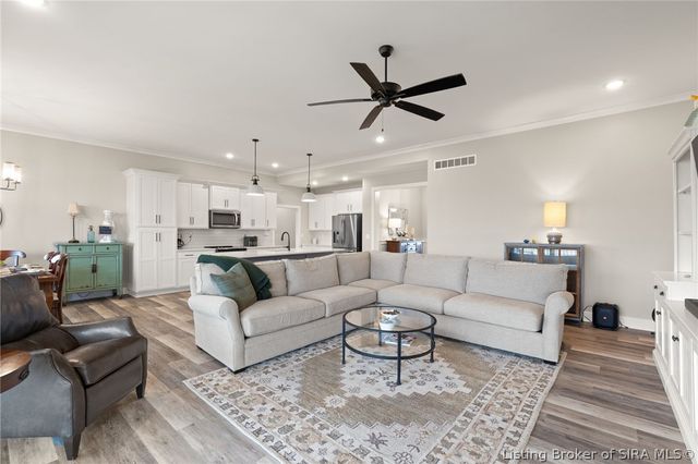 1619 Greenbrier Pointe, Henryville, IN 47126