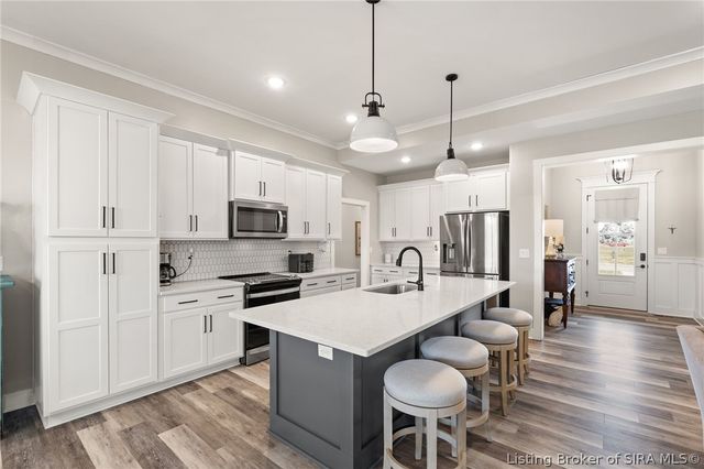 1619 Greenbrier Pointe, Henryville, IN 47126