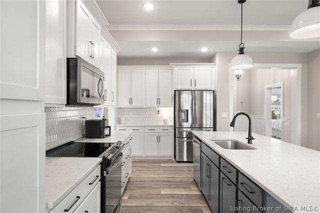 1619 Greenbrier Pointe, Henryville, IN 47126