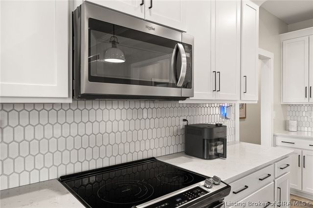 1619 Greenbrier Pointe, Henryville, IN 47126