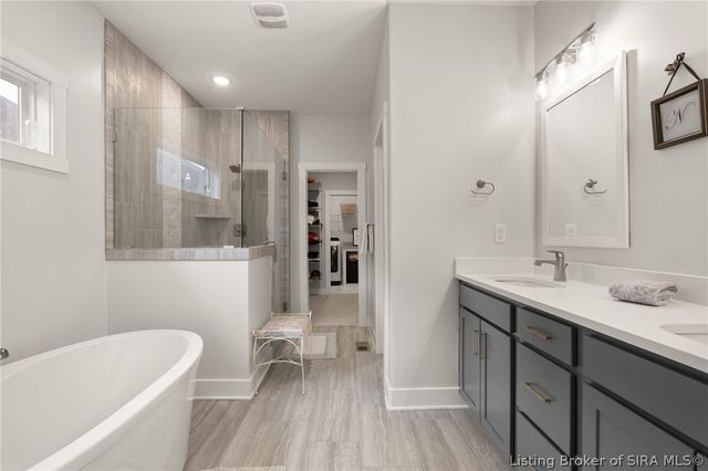 1619 Greenbrier Pointe, Henryville, IN 47126